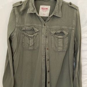 Mossimo supply co army green long sleeve button up shirt